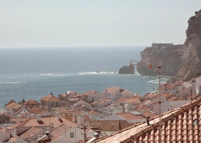 Fantastic View Over The Sea And Village Feriehus Nazaré
